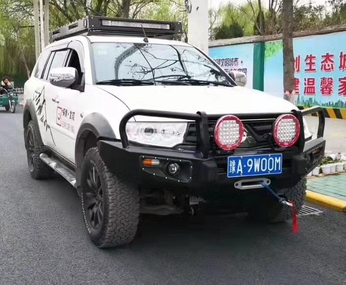 2006 Pajero Sport MITSUBISHI Bull Bar Black Nudge Bar With 3 Loop